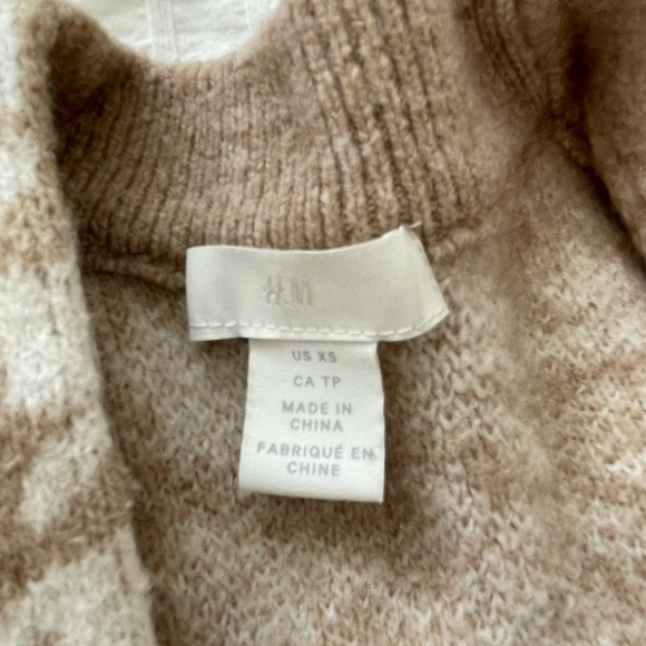 H&M Sweater - Picture 4 of 4